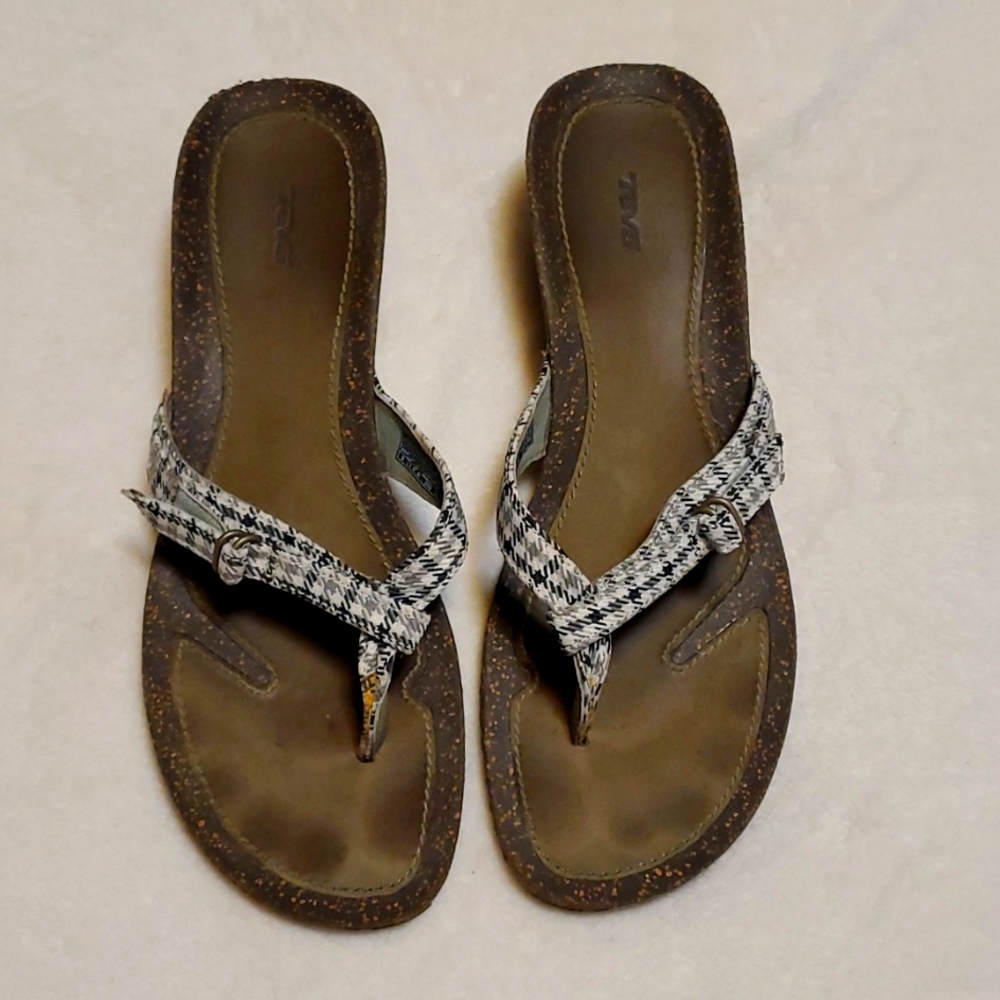 Teva flip flops Size 9